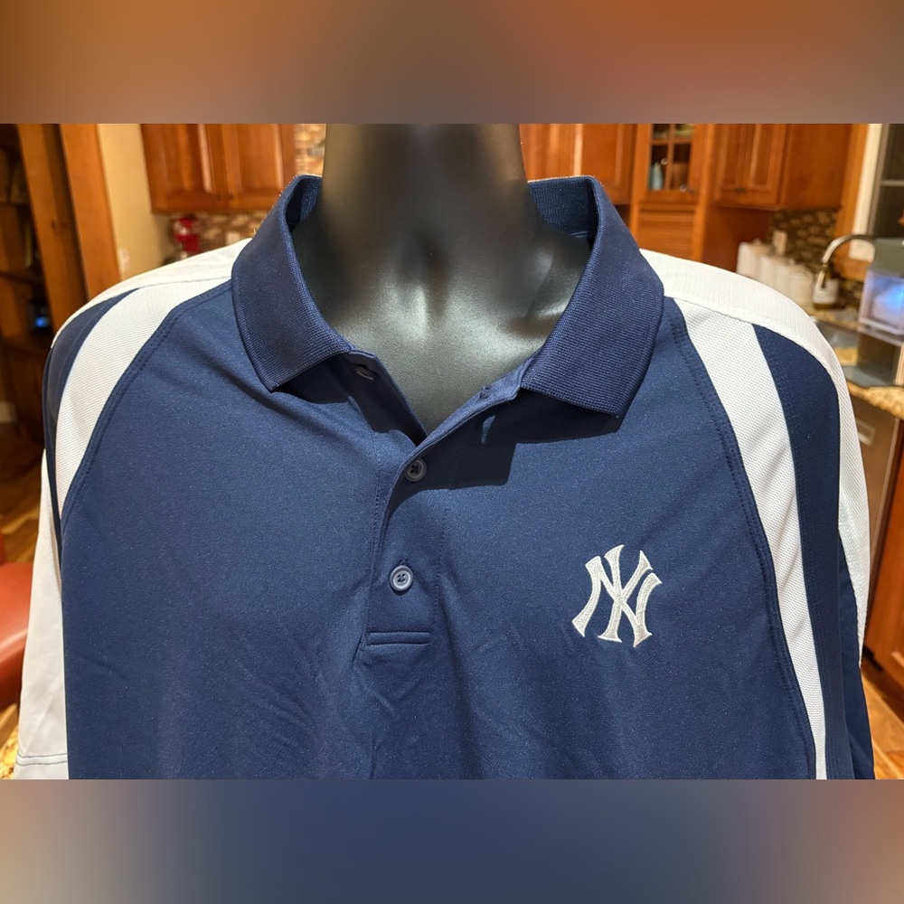 New‎ York Yankees MLB polo. Sharp Blue Polo Shirt with White Accents and logo